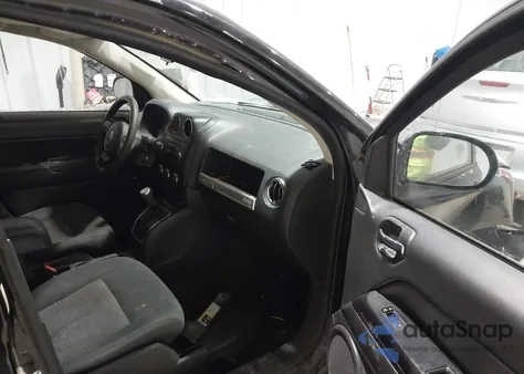 2015 Jeep Compass Sport z USA, uszkodzony, nr VIN 1C4NJDBB2FD317014